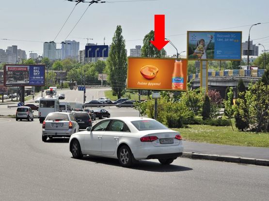 Фото рекламной плоскости по адресу Воздухофлотский пр., съезд на Победы пр., за мостом, напротив "Ощадбанк", в сторону ст. м. "Политехнический институт"