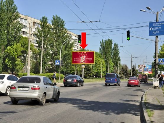 Фото рекламної площини за адресою Ивашкевича ул., 5, напротив, разделитель, в сторону ТРЦ "Караван", Автозаводская ул. Фото рекламної площини за адресою Ивашкевича ул., 5, напротив, разделитель, в сторону ТРЦ "Караван", Автозаводская ул.