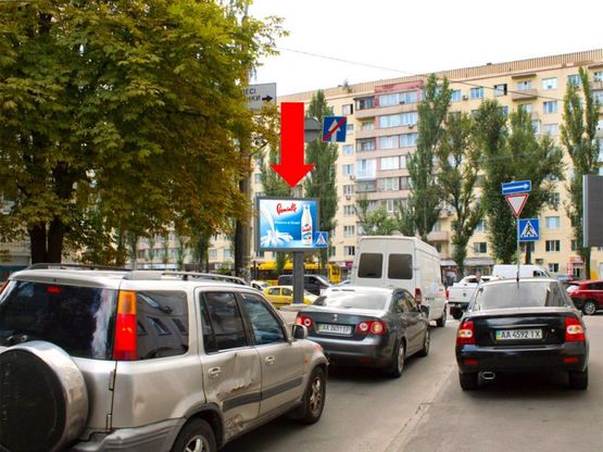 Фото рекламной плоскости по адресу Украинки бул., 17, выезд с ул. Немировича-Данкевича в сторону Украинки бул.