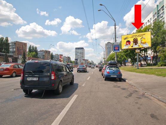 Фото рекламної площини за адресою Победы пр., 20, банк "ПУМБ", в сторону ст. м. "Политехнический институт"