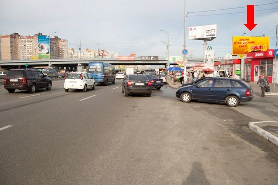 Фото рекламной плоскости по адресу Бажана пр., ст. м. "Харьковская", в сторону мост Южный