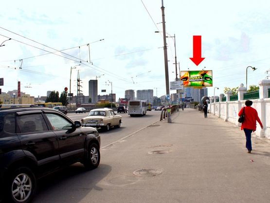 Фото рекламной плоскости по адресу Дружбы Народов бул., мост над Лыбедская пл., 300м до Демеевская пл. (бывш. Московская пл.)