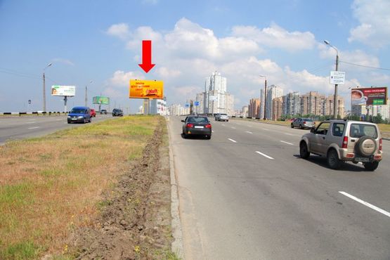 Фото рекламної площини за адресою Днепровская Набережная / Бажана пр., мост, разделитель, ст. м. "Осокорки", в сторону Днепровская Набережная
