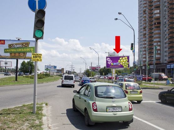 Фото рекламної площини за адресою Саперно-Слободская ул., 8 / Гринченка ул., развязка, в сторону мост Южный