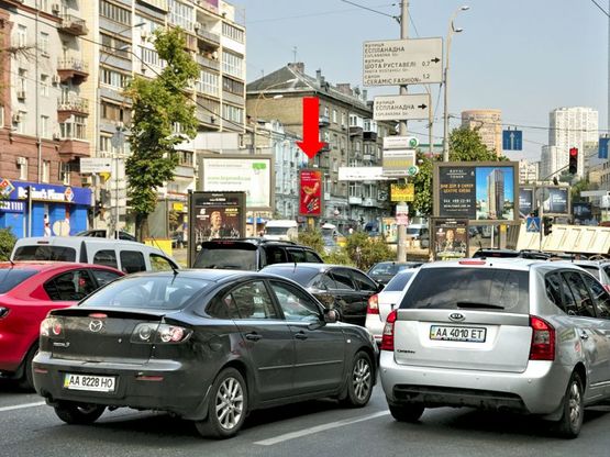 Фото рекламної площини за адресою Бассейная ул., 19, напротив ТРЦ "Gulliver", в сторону Украинки бул.