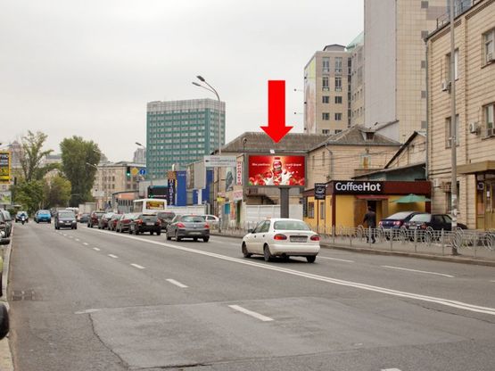 Фото рекламной плоскости по адресу Короленковская ул., 4 / Владимирская ул., на светофоре, в сторону Малевича ул. (бывш. Боженка ул.)