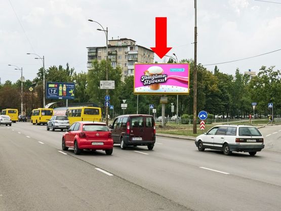 Фото рекламної площини за адресою Гагарина пр. / Верховного Совета бул., разделитель, в сторону Дарницкой пл. (бывш. Ленинградская пл.)
