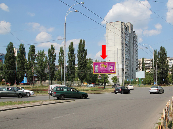 Фото рекламної площини за адресою Героев Днепра ул. / Гайдай ул., на клумбе, в сторону ст. м. "Героев Днепра", Богатырская ул., Полярная ул.