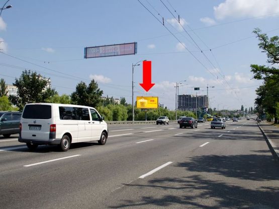 Фото рекламної площини за адресою Соборности пр. (бывш. Воссоединения пр.), остановка "Березняки", в сторону Дарницкая пл. (бывш. Ленинградская пл.)