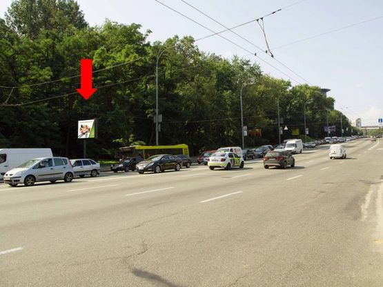 Фото рекламної площини за адресою Дружбы Народов бул. / ул. Старонаводницкая, на светофоре, в сторону бул. Украинки, ст.м. "Дружбы народов"