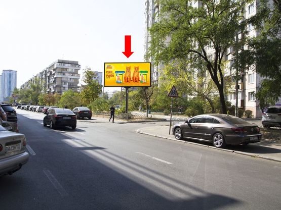 Фото рекламной плоскости по адресу Оболонский пр, 9, возле ТРЦ "Dream Town", в сторону ст.м. "Оболонь"