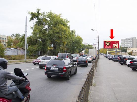 Фото рекламної площини за адресою Дегтяревская ул. 51, на светофоре, в сторону ул. Телиги