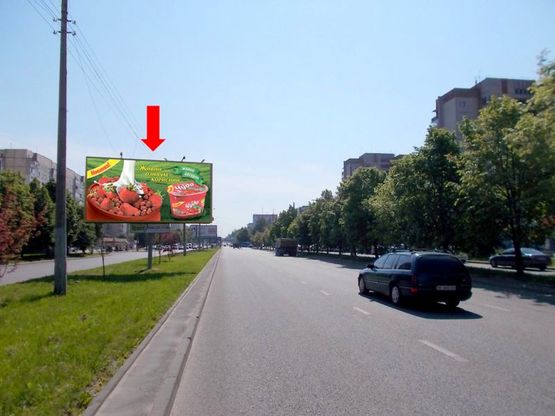 Фото рекламной плоскости по адресу Научная ул., 49, в сторону Стрыйской ул., разделитель