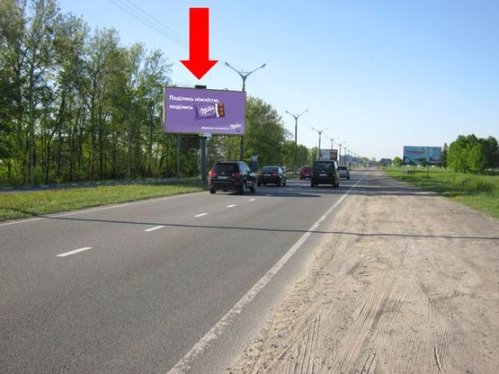 Фото рекламной плоскости по адресу Стрыйская ул., 22, разделитель, возле ипподрома, ТРЦ "King Cross", супермаркетов "Ашан", "Фокстрот", "Эпицентр", в центр