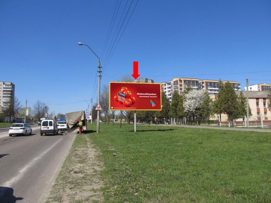 Фото рекламной плоскости по адресу Хуторовка ул. / Научная ул. / Стрыйская ул., остановка