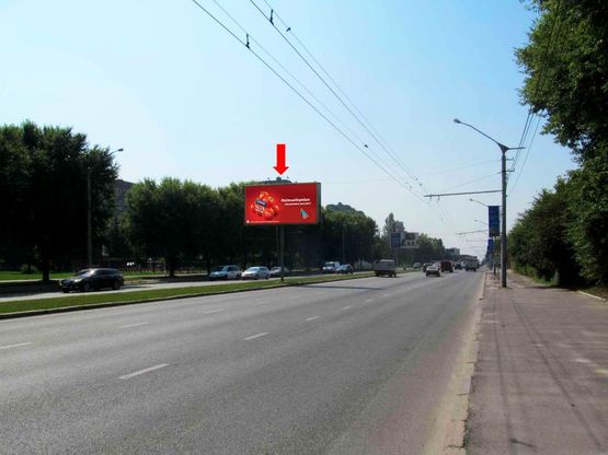 Фото рекламной плоскости по адресу Стрыйская ул., 59/61 - ул. Максимовича, разделитель, из центра Фото рекламной плоскости по адресу Стрыйская ул., 59/61 - ул. Максимовича, разделитель, из центра