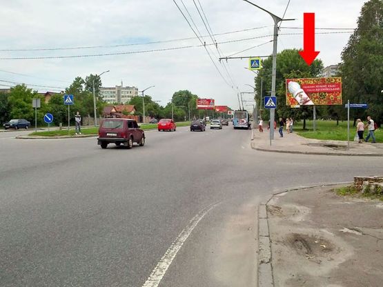 Фото рекламної площини за адресою Стрыйская ул., 61 / Максимовича ул., со стороны ТРЦ "King Kross", в центр