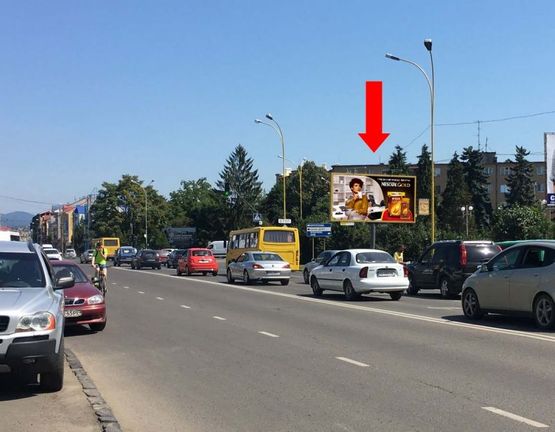 Фото рекламной плоскости по адресу Минайская ул. - пр. Свободы, пл. Кирилла и Мефодия, возле отеля "Закарпаття", на светофоре, в центр