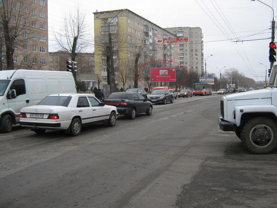 Фото рекламної площини за адресою 15 квітня - навпроти Бойчуків ("Сільпо")