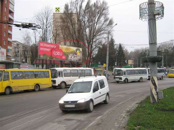 Фото рекламной плоскости по адресу Бандери -Протасевича -Збаражське шосе правий
