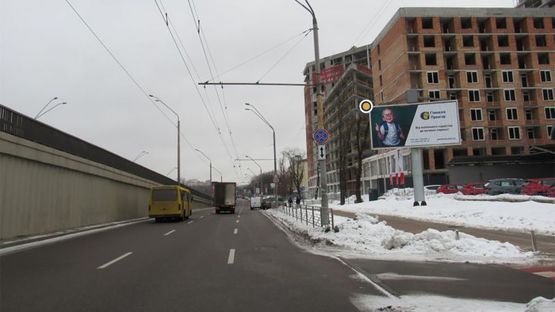 Фото рекламной плоскости по адресу Победы пр., 67, ст.м. Нивки, напротив салона "Сиат", кроме размещения рекламы авто Фото рекламной плоскости по адресу Победы пр., 67, ст.м. Нивки, напротив салона "Сиат", кроме размещения рекламы авто