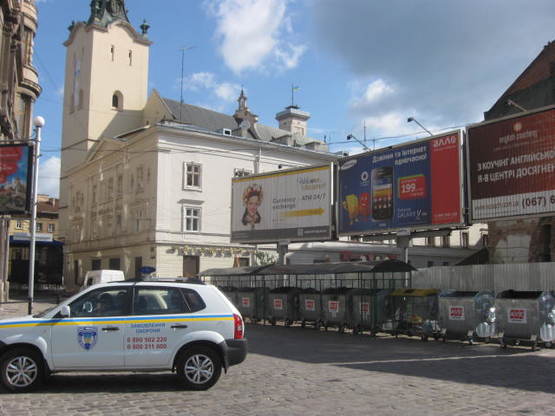 Фото рекламної площини за адресою Мицкевича пл, 1 слева Фото рекламної площини за адресою Мицкевича пл, 1 слева
