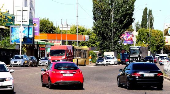 Фото рекламної площини за адресою Межигорская ул. 85, возле АЗС Фото рекламної площини за адресою Межигорская ул. 85, возле АЗС