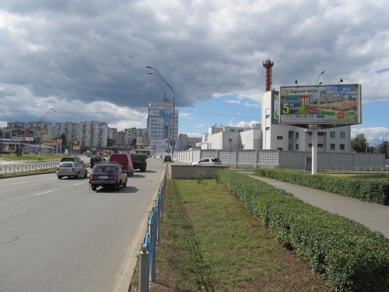 Фото рекламной плоскости по адресу Саперно-Слободская ул. (в сторону Московской пл., завод "Рошен"), призма
