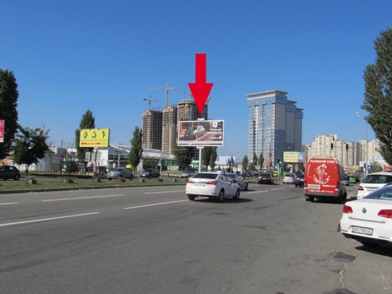 Фото рекламной плоскости по адресу Днепровская набережная (100 м от ст. м.  Осокорки, ТЦ "Аркадия", "Евробазар", АЗС"WOG," Автосалон Audi, в направлении Железнодорожного моста), призма