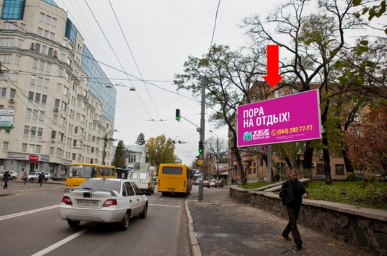 Фото рекламної площини за адресою Мельникова ул. / ул. Якира, светофор, в сторону ст. м. "Дорогожичи"
