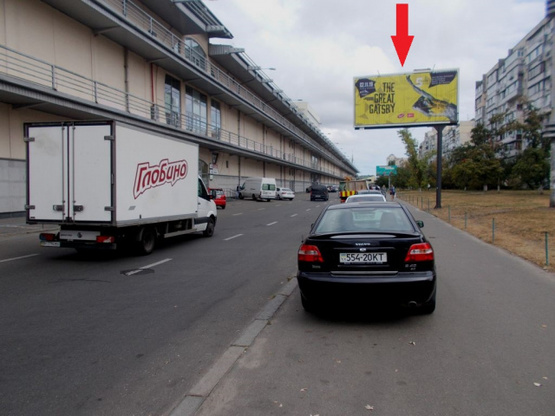 Фото рекламної площини за адресою Оболонский проспект, 30 (ТРЦ "Дрим Таун"), в напр. станции метро Героев Днепра