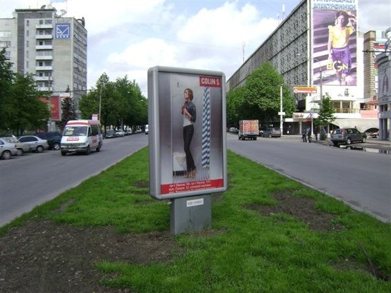 Фото рекламної площини за адресою вул. Пролетарська — вул. Перша ливарна