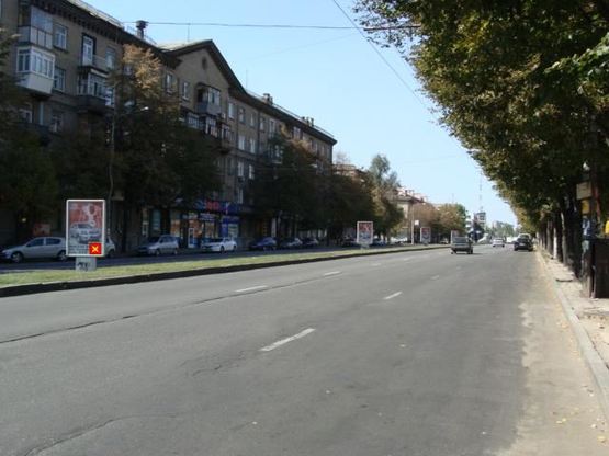 Фото рекламной плоскости по адресу вул. Українська — вул. Запорізька