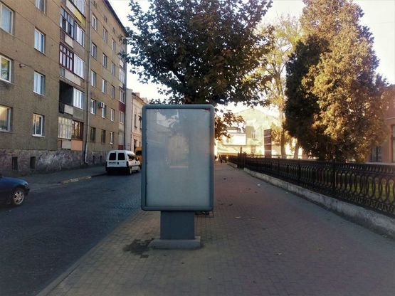 Фото рекламной плоскости по адресу вул.Франка (біля педколеджу) Фото рекламной плоскости по адресу вул.Франка (біля педколеджу)