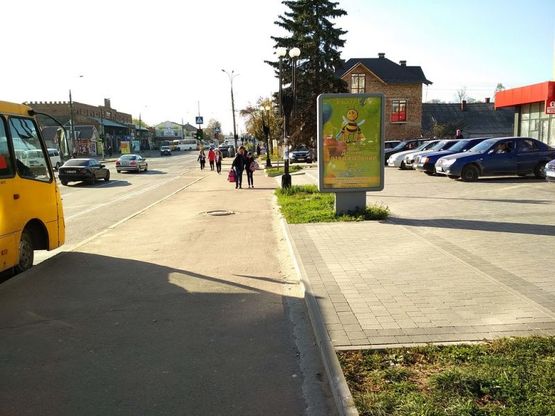 Фото рекламной плоскости по адресу пр. Грушевського (готель "Прикарпаття")
