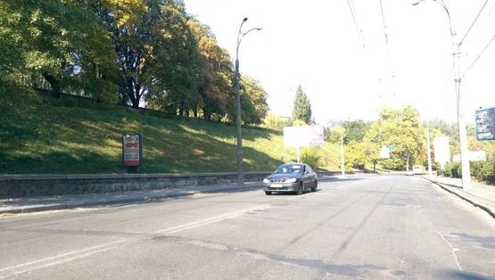 Фото рекламної площини за адресою Пoдoльский спуск 2 (статика) к Кириловской