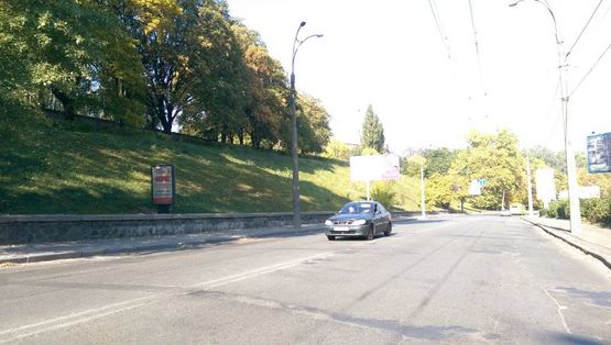 Фото рекламної площини за адресою Пoдoльский спуск 2 (статика) к Кириловской