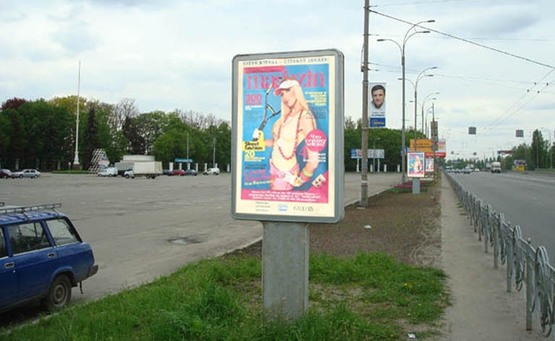 Фото рекламної площини за адресою Глушкова Пр-т, НВЦ № 3 (біля Метро "ВЦ")