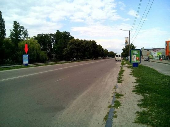 Фото рекламной плоскости по адресу ул. Киевская, поликлиника, в напр. рынка, АТБ, автовокзала (Фуршет, Комфи 100м)