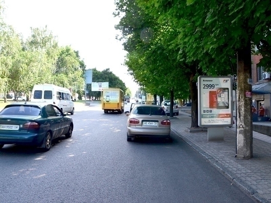 Фото рекламної площини за адресою пр. Олександра Поля, 14 (бутики YES, GIORDANO, PARAD)/пр. Кирова, 14 (бутики YES, GIORDANO, PARAD)