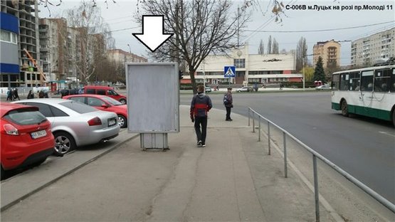 Фото рекламної площини за адресою на розі проспектів Молоді та Соборності. (територія ТЦ "Гостинець", квітникового ринку) Фото рекламної площини за адресою на розі проспектів Молоді та Соборності. (територія ТЦ "Гостинець", квітникового ринку)