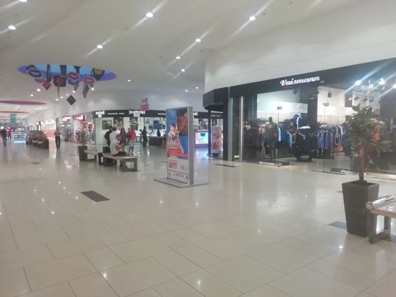 Фото рекламной плоскости по адресу ТРЦ Ривьера 5А