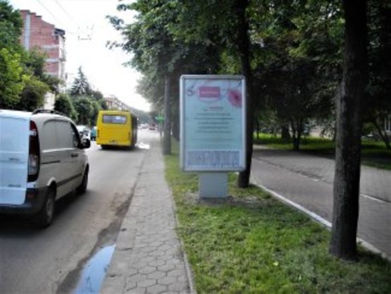 Фото рекламной плоскости по адресу Галицька навпроти Княгинина №3