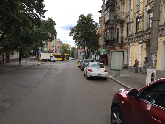 Фото рекламной плоскости по адресу ул. Волошкая 28/40