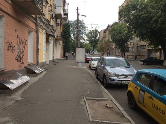 Фото рекламной плоскости по адресу ул. Волошкая 28/40