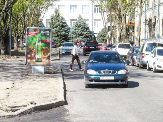Фото рекламної площини за адресою Тринклера ул. ,24-правый Фото рекламної площини за адресою Тринклера ул. ,24-правый