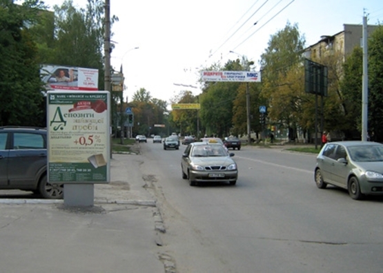 Фото рекламной плоскости по адресу Деревянко ул., 44 Фото рекламной плоскости по адресу Деревянко ул., 44