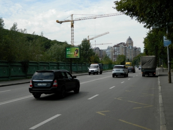 Фото рекламної площини за адресою ул. Старонаводницкая/площадь ГВОВ