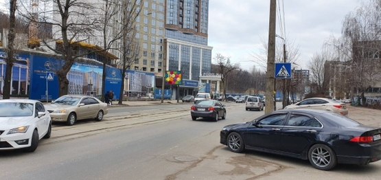 Фото рекламной плоскости по адресу ул. Глубочицкая, 71, (ЖК "Подол Плаза")/ Вознесенский спуск Фото рекламной плоскости по адресу ул. Глубочицкая, 71, (ЖК "Подол Плаза")/ Вознесенский спуск