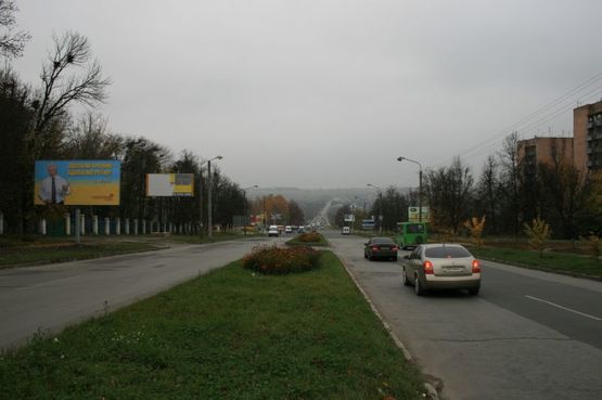Фото рекламної площини за адресою пр.Грушевського перед в’їздом на СТО Фото рекламної площини за адресою пр.Грушевського перед в’їздом на СТО